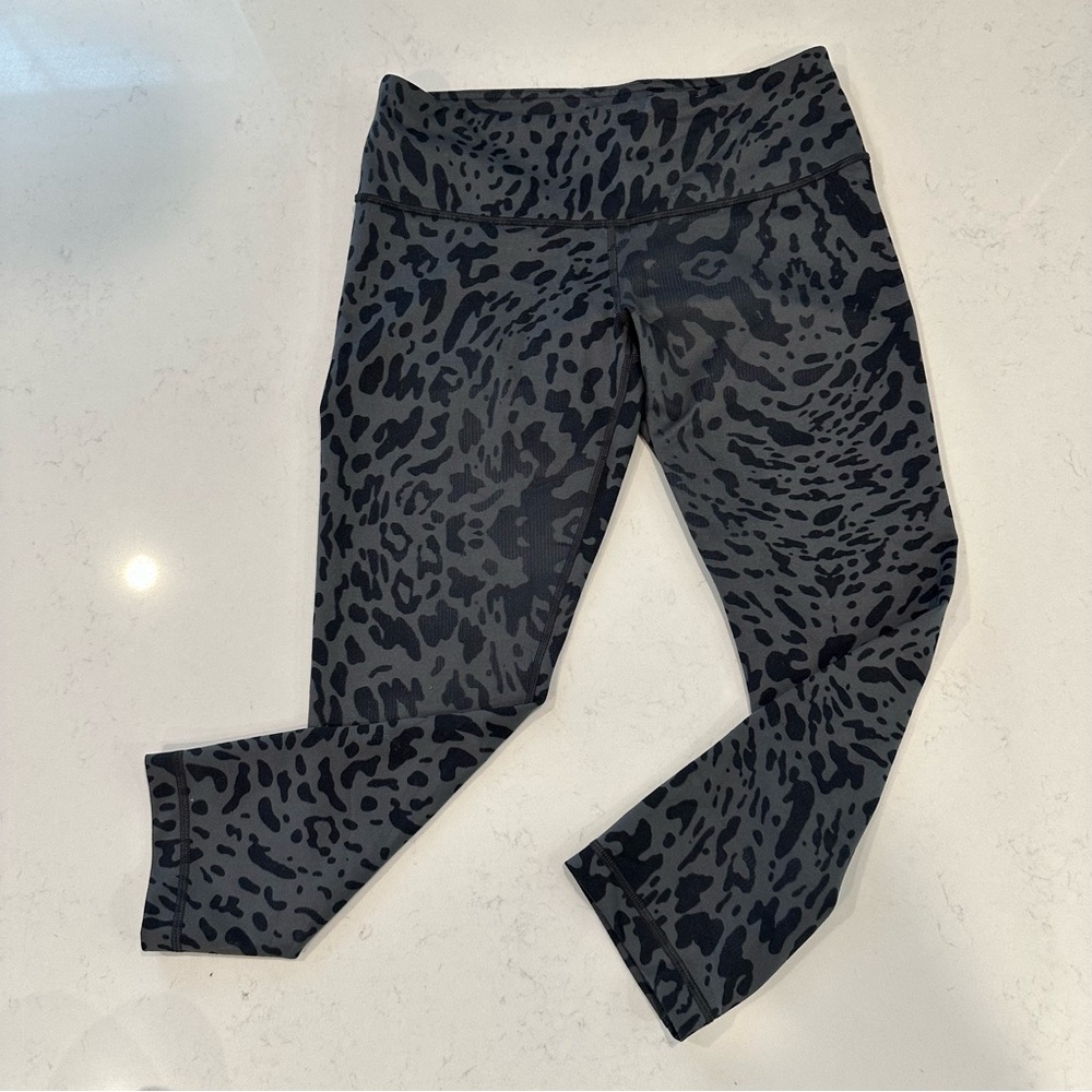 Lululemon Black and Gray Leopard PrintLeggings